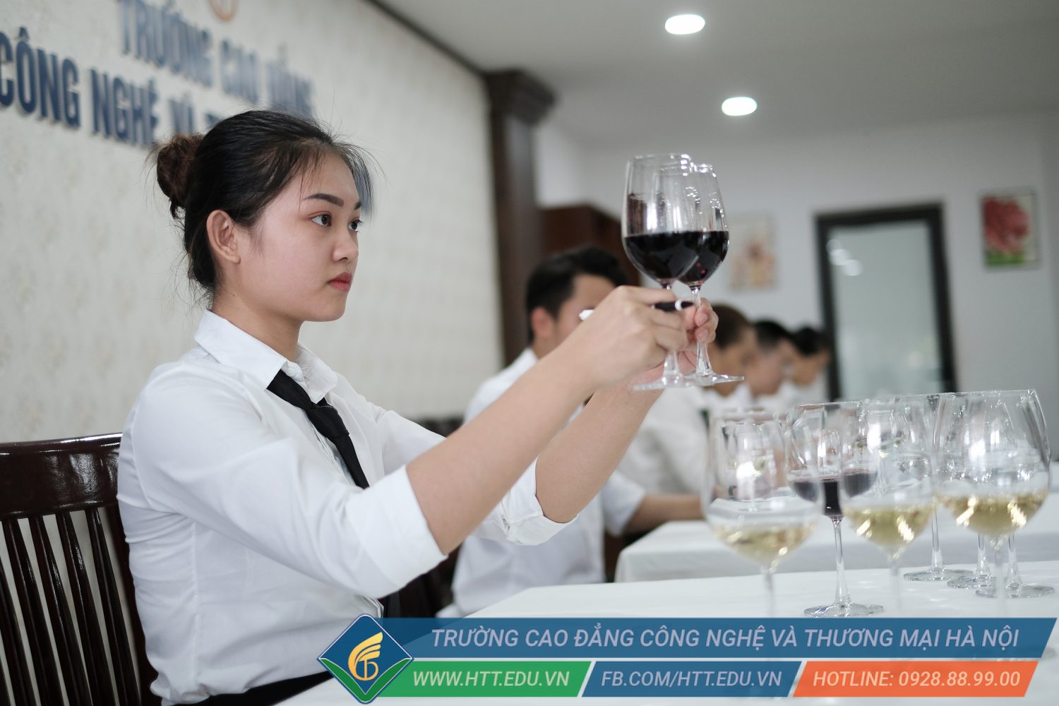 Sinh viên Lường Thị Vân – Lựa chọn học và yêu nghề Quản trị khách sạn
