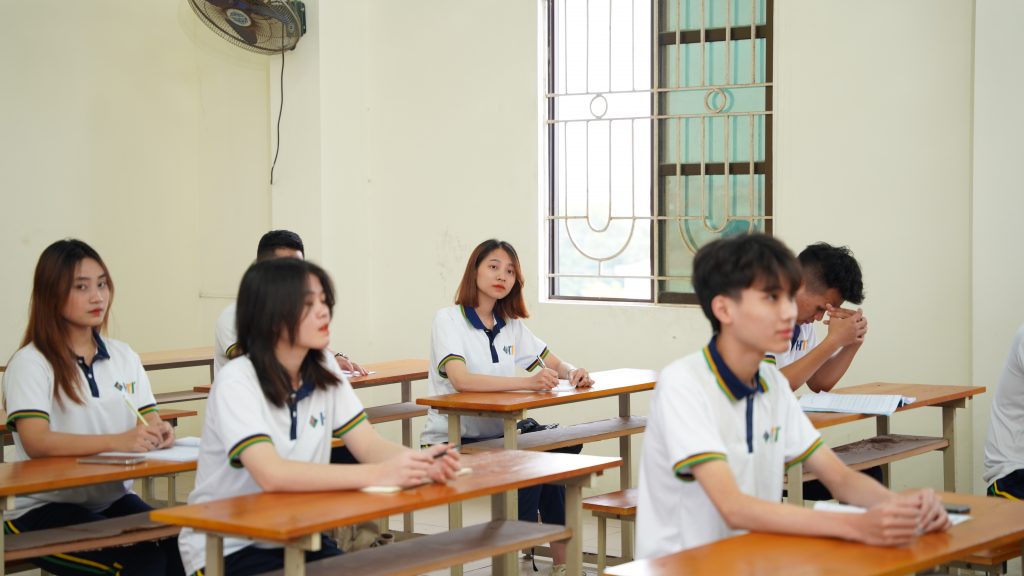 Phòng học Hồ Tùng Mậu  HTT College